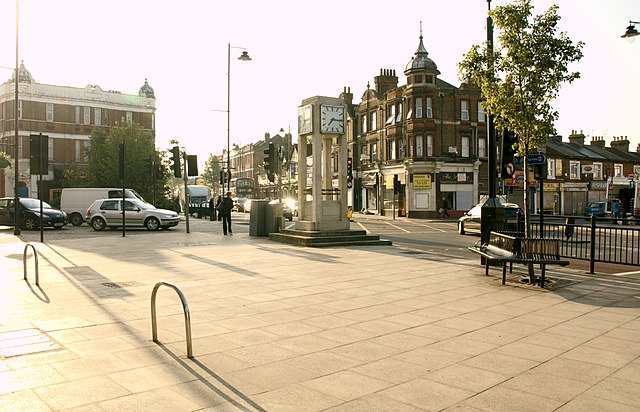 Locksmith Hanwell W7 - Hanwell_Broadway