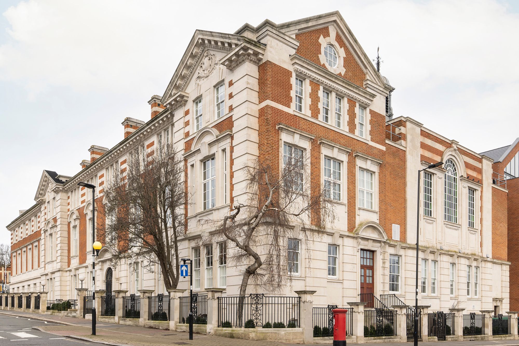 locksmith acton w3 - acton town hall